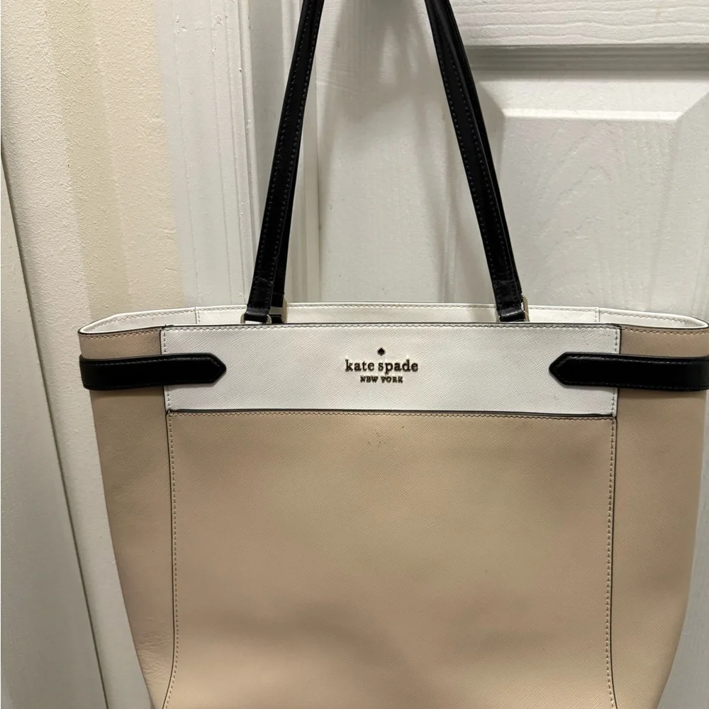 Kate Spade Cream and Black Tote - Picture 2 of 10